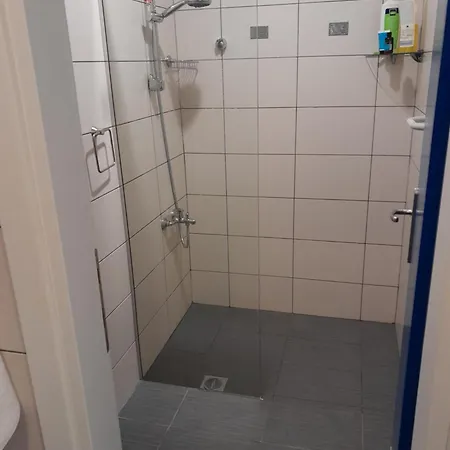 Vue Piscine Chauffee 别墅